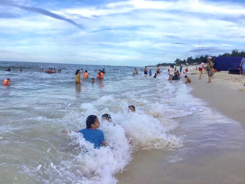 Bãi biển Ngư Thủy Bắc: hoang sơ, ít người biết.