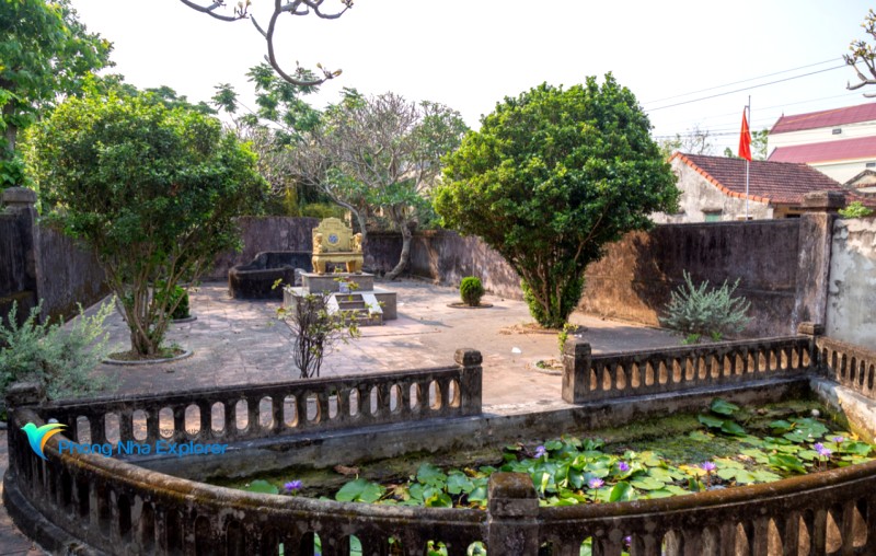 Hồ bán nguyệt