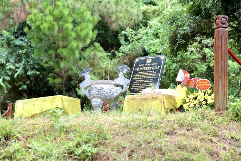 Lăng mộ Đại tướng Võ Nguyên Giáp